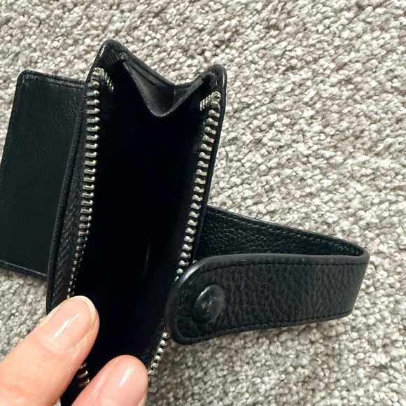Danier Black Leather Card Holder - Picture 9 of 9